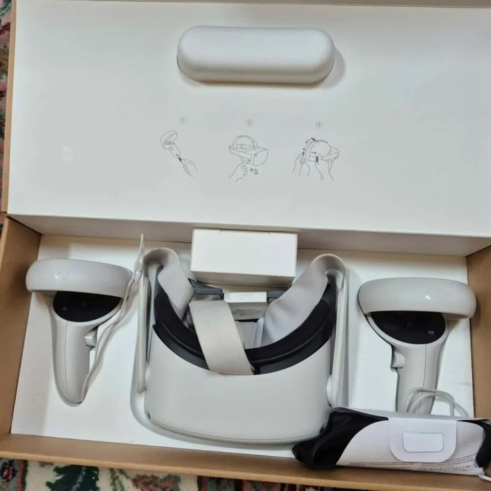 Meta Quest 2 128 GB Virtual Reality Headset